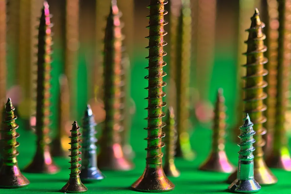 Jak dobrać wkręty do materiału